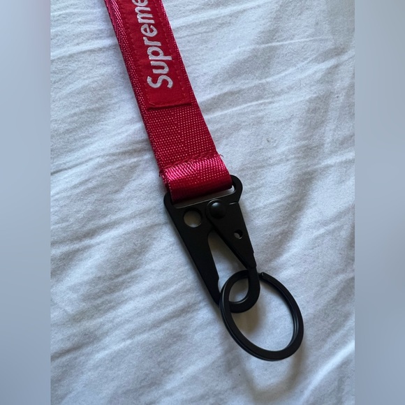 Supreme NEW wrist lanyard RED key chain keychain sports keys hook - Picture 6 of 7
